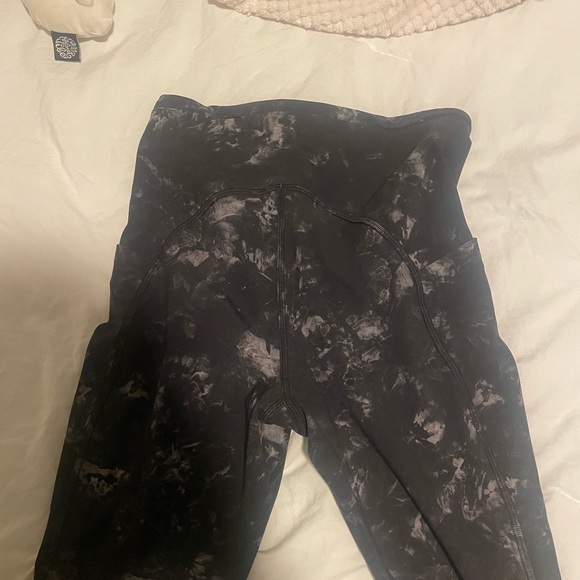 Black lululemon wonder under leggings size 6 - Picture 5 of 5